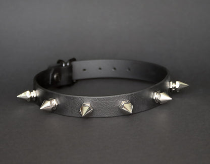 "SIXTYSIX" - Choker mit 6 mittelgroßen Nieten